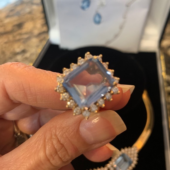 14 karat yellow gold, blue topaz & diamonds- - Picture 3 of 4